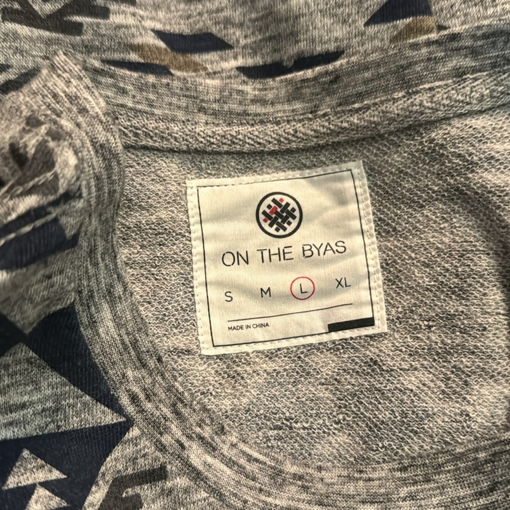 On The Byas Thermal Shirt Mens Medium Gray Aztec Print Crew Neck Long Sleeve - Picture 7 of 9